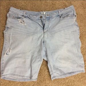 Distressed Denim Bermuda shorts